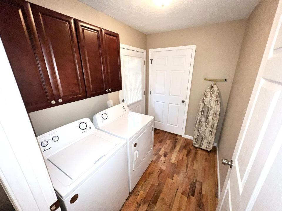 Cozy 2 Bedroom Townhouse Near Lake And Restaurants Гантерсвілл Екстер'єр фото